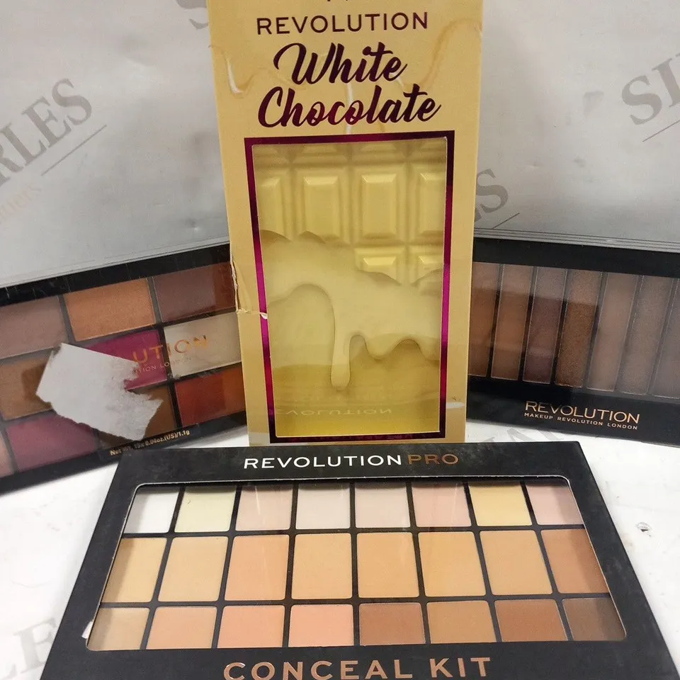 APPROXIMATELY 11 ASSORTED REVOLUTION EYESHADOW PALETTES AND CONCEAL KITS