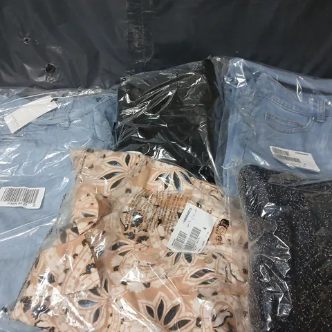 APPROXIMATELY 12 ASSORTED BAGGED CLOTHING ITEMS IN VARIOUS SIZES, COLOURS & STYLES TO INCLUDE RUTH LANGSFORD, DANNI MINOGUE