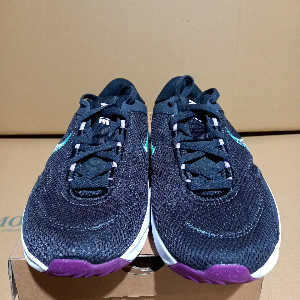 NIKE TRAINING LEGEND ESSENTIAL 3 BLACK TRAINERS - SIZE 4