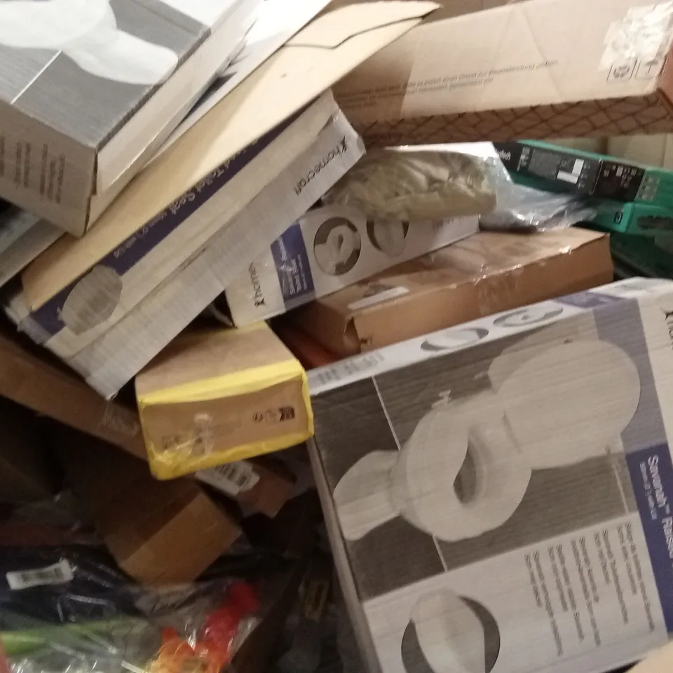 PALLET OF ASSORTED HOUSEHOLD GOODS AND PRODUCTS TO INCLUDE; RAISED TOILET SEATS, COMPUTER KEYBOARD & MOUSE SETS, BOXED FURNITURE ETC 