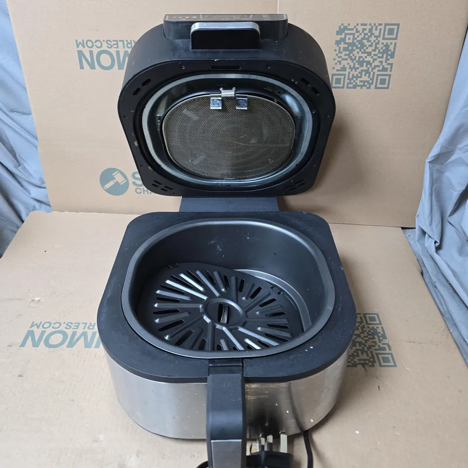 MASTERPRO  AIR FRYER WITH GRILL FUNCTION – BLACK & SILVER 