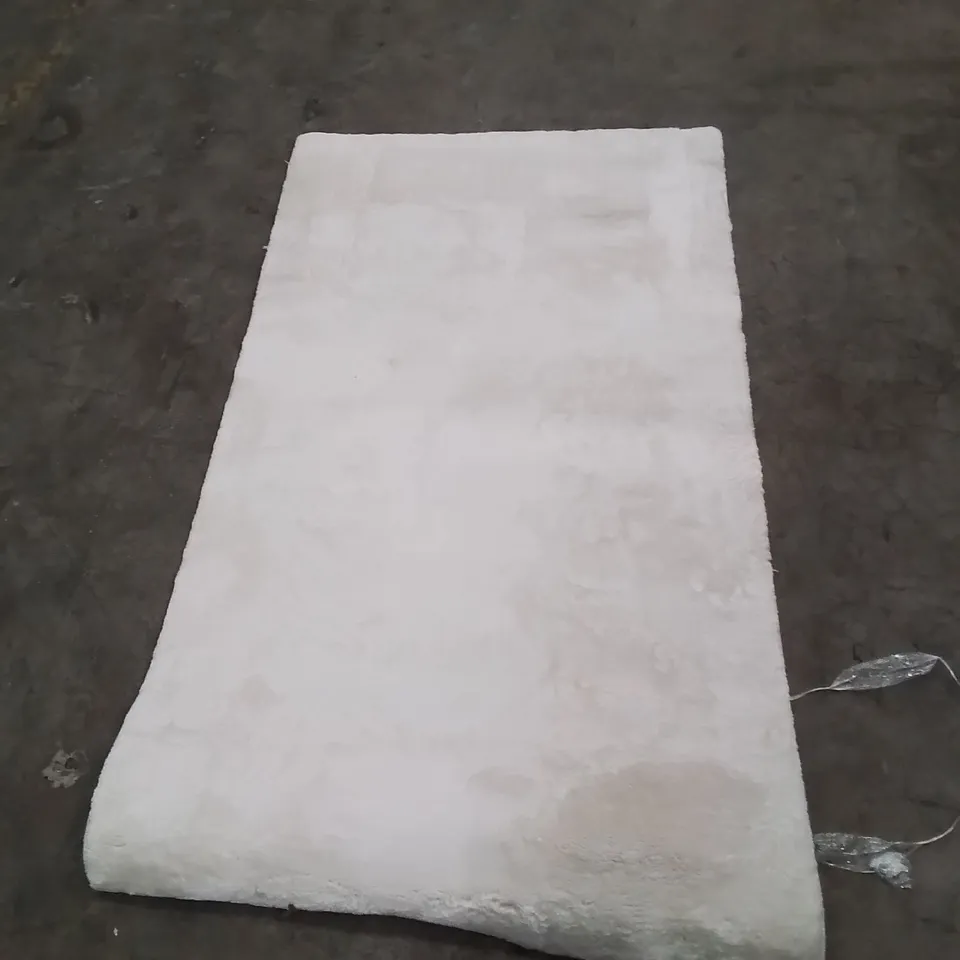 QUALITY DESIGNER AREA RUG - APPROXIMATELY 150X80CM