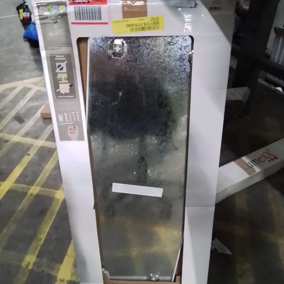 BOXED MAGNETIC BOARD