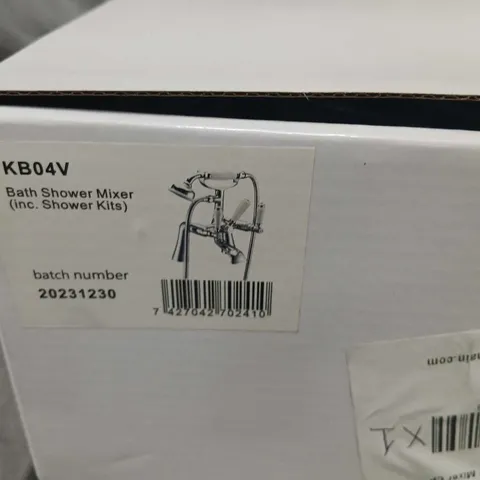 HENBURY KB04V BATH SHOWER MIXER - CHROME WITH WHITE HANDLES (SHOWER KIT INCLUDED)