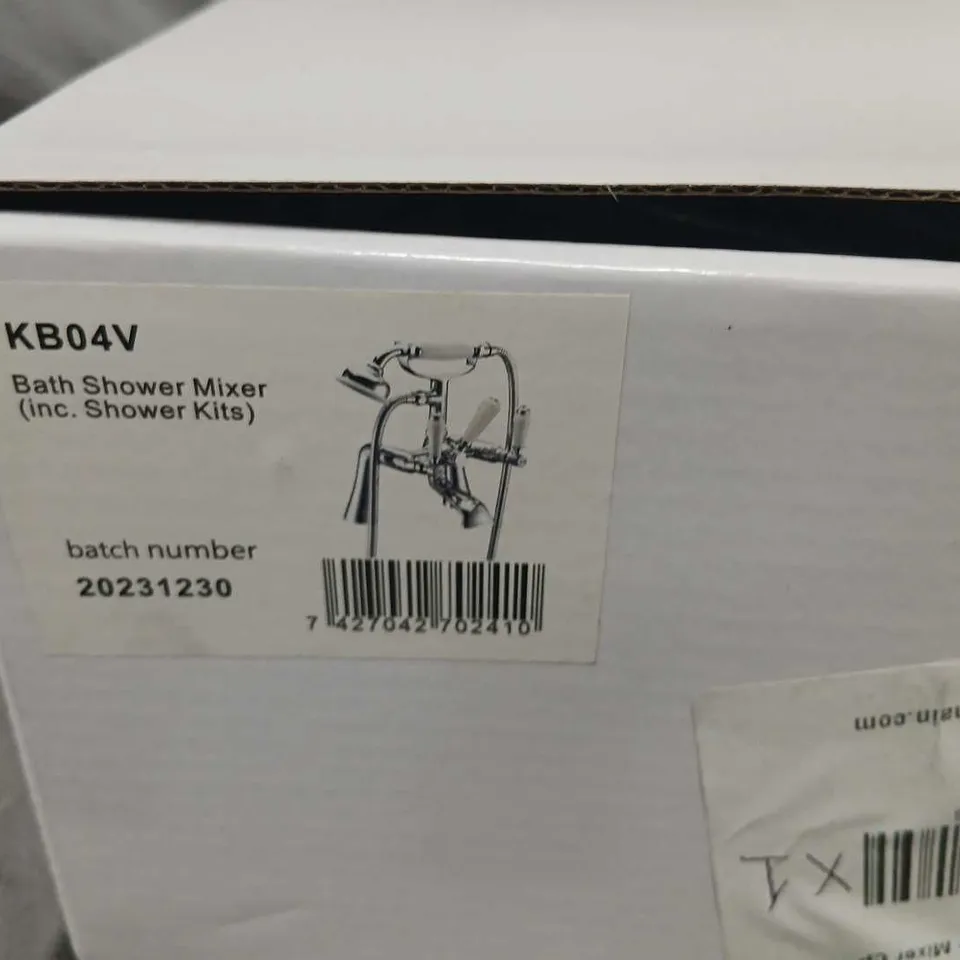 HENBURY KB04V BATH SHOWER MIXER - CHROME WITH WHITE HANDLES (SHOWER KIT INCLUDED)