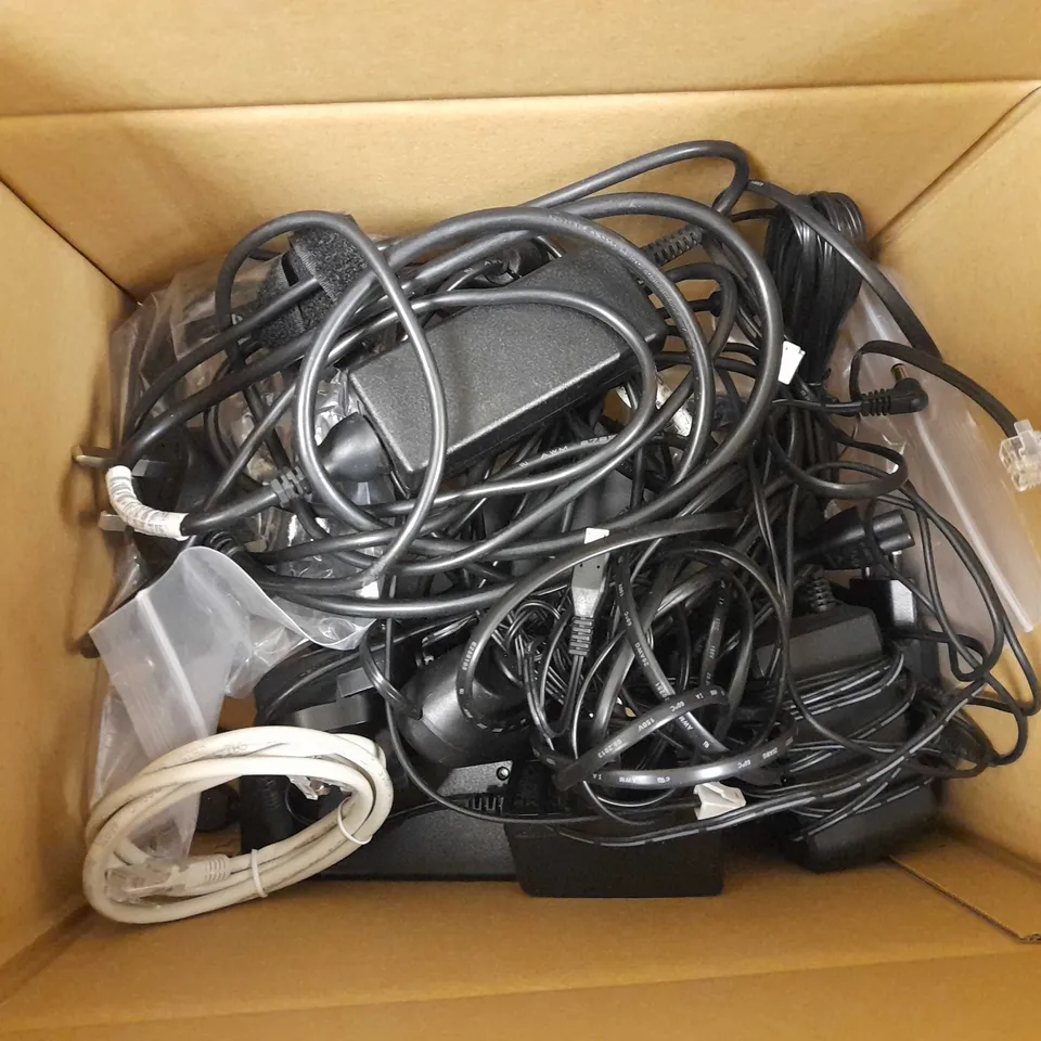 JOB LOT OF APPROX 15 ASORTED ITEMS TO INCLUDE-USB-ETHERNET-POWERSUPPLY