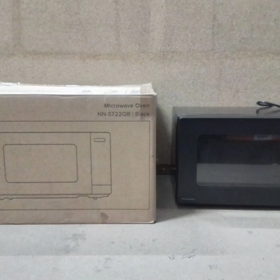 BOXED PANASONIC MICROWAVE OVEN 