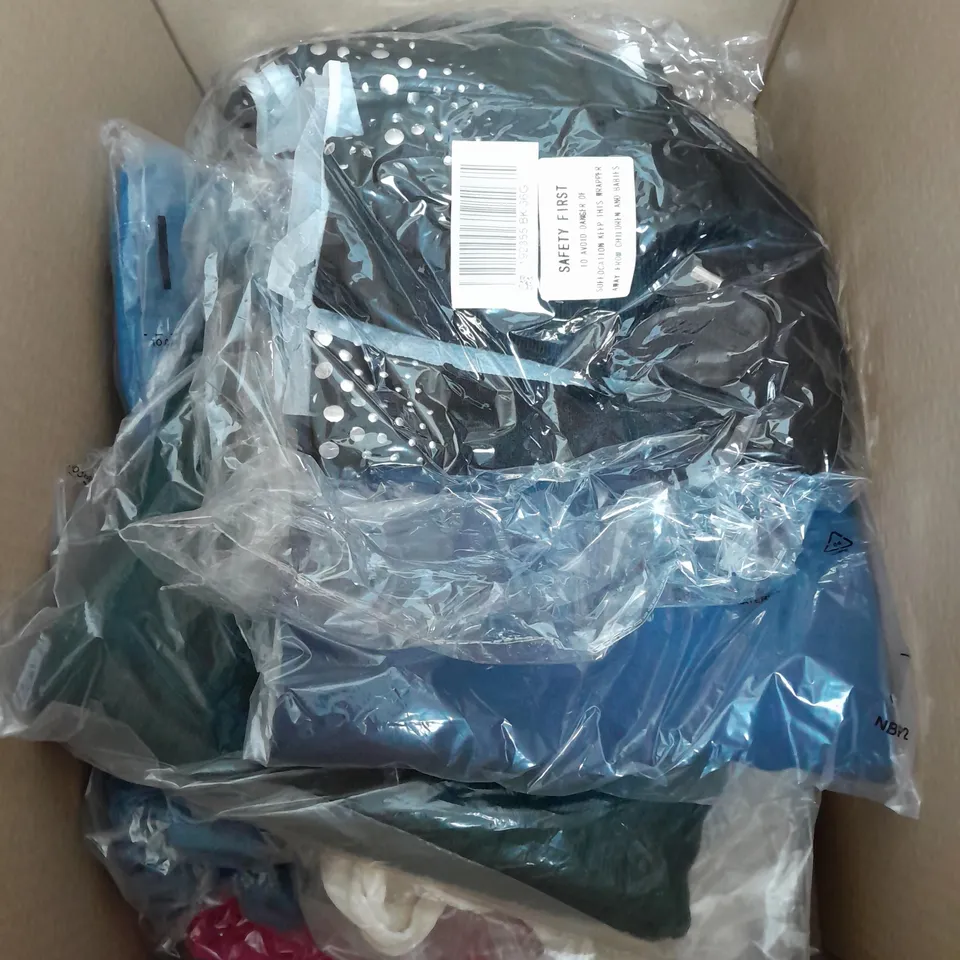 A SELECTION OF VARIOUS ITEMS OF CLOTHING INCLUDING A KIM&CO. ORANGE TOP AN APRICOT WHITE JUMPER AND A PAIR OF PURPLE BAGGY TROUSERS 