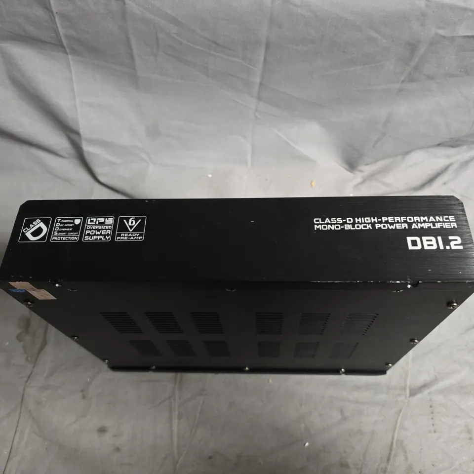 CLASS- D HIGH - PERFORMANCE MONO - BLOCK POWER AMPLIFIER