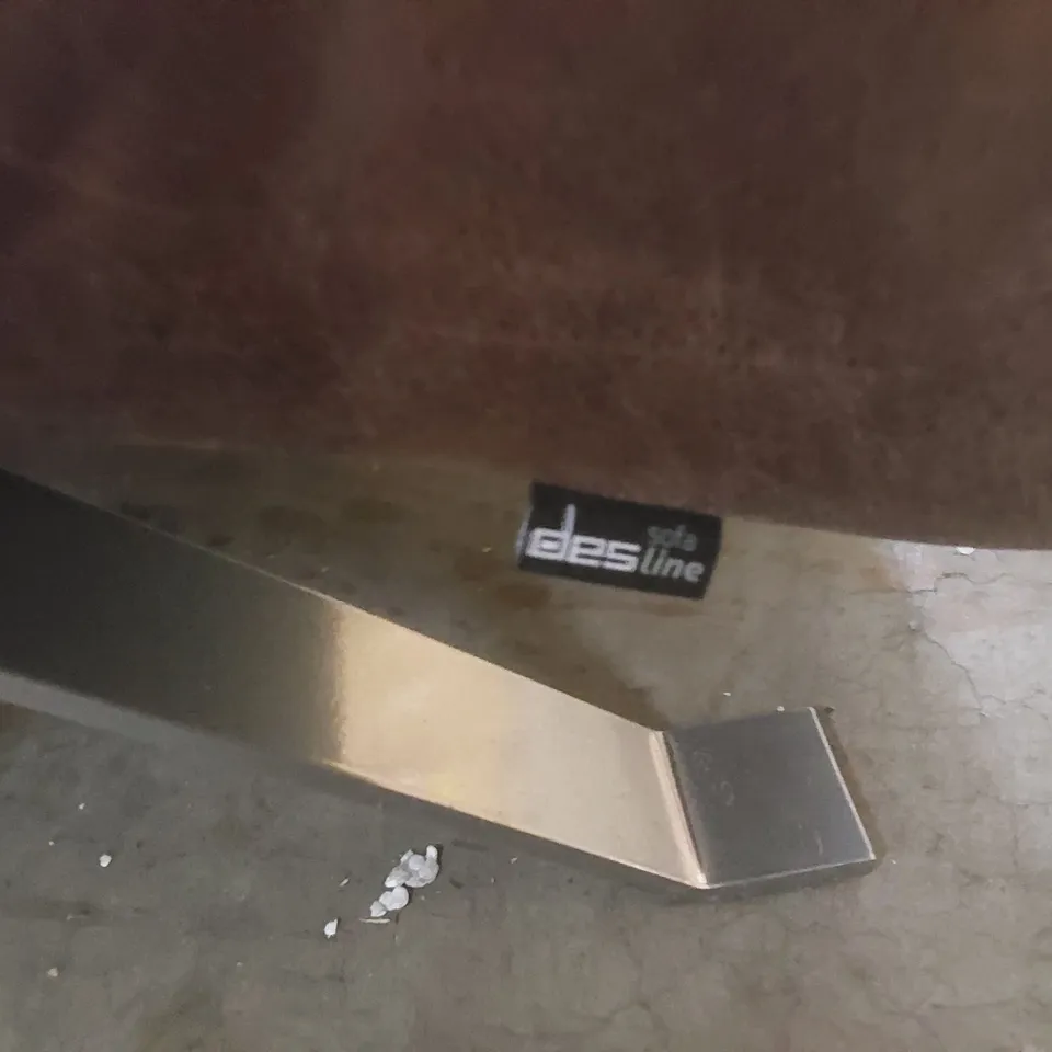 RYE UPHOLSTERED CHAISE LOUNGE WITH ADJUSTABLE BACKREST