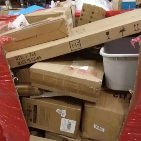 PALLET OF ASSORTED HOUSEHOLD GOODS AND PRODUCTS TO INCLUDE; MAKEUP MIRROR, CAR SEAT, COMPUTER DESK ETC