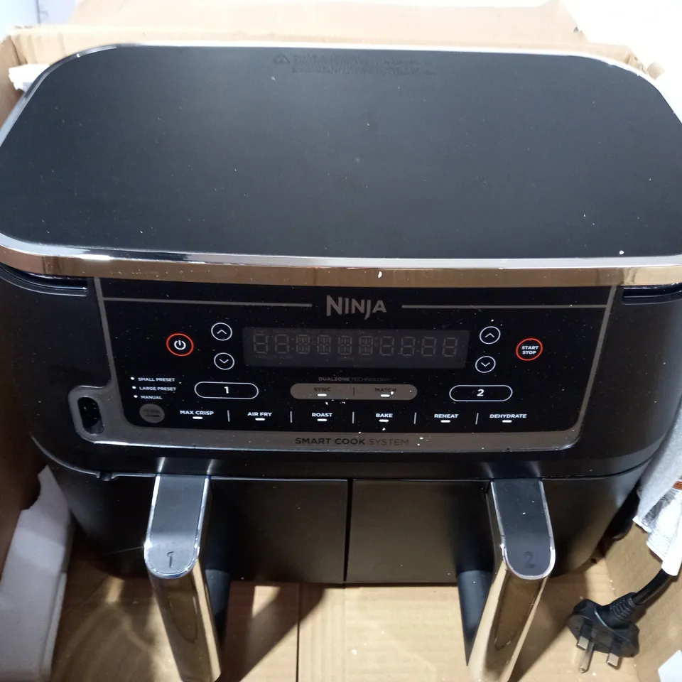 BOXED NINJA FOODI MAX 9.5L DUAL ZONE AIRFRYER AF451UK