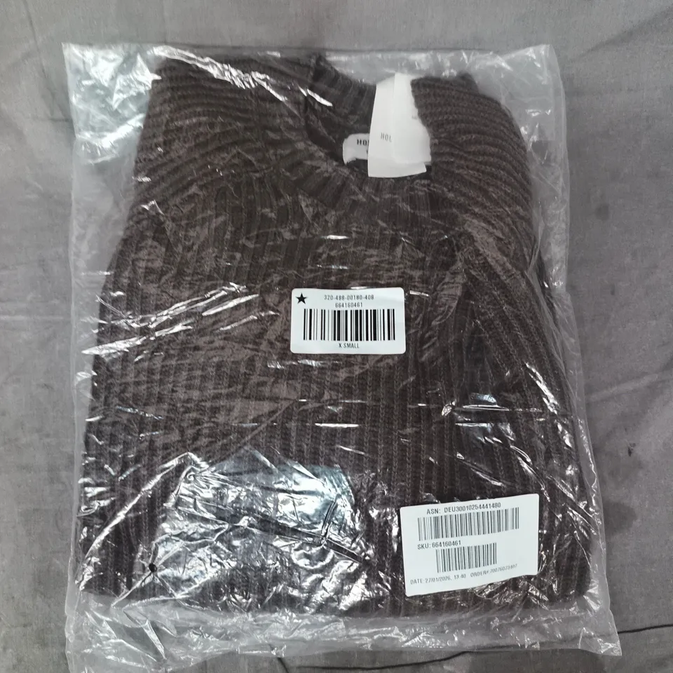 BAGGED HOLLISTER BOXY FIT JUMPER IN BROWN SIZE XS