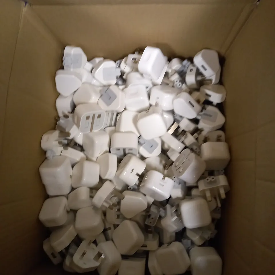 BOX OF APPLE PLUG ADAPTERS