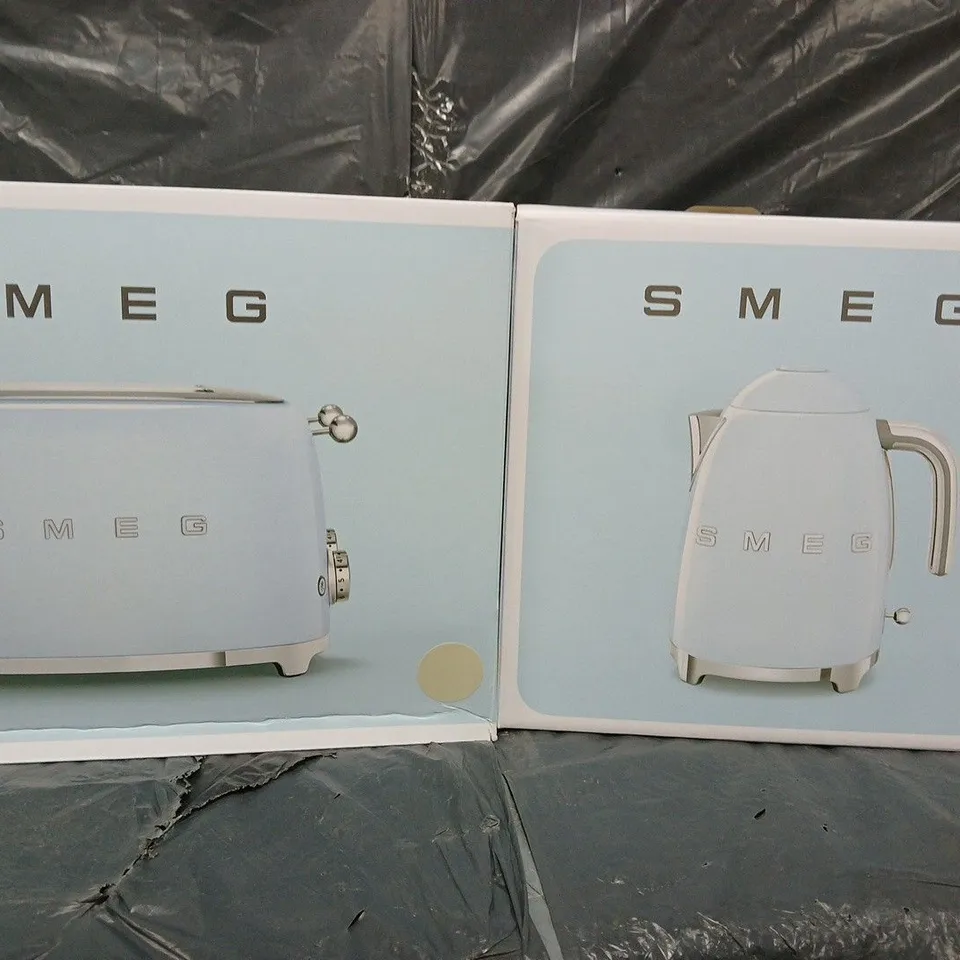 SMEG STYLE KETTLE AND 4 SLICE TOASTER - COLLECTION ONLY 