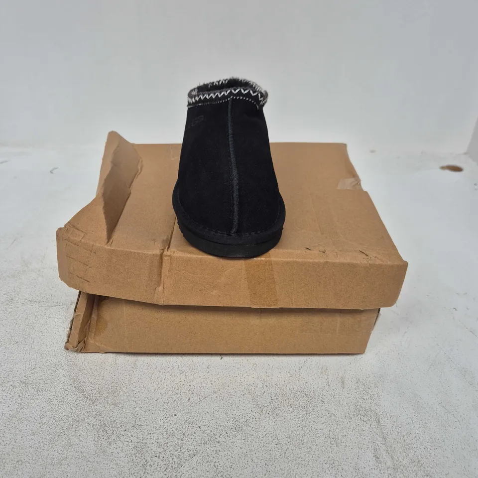 BOXED PAIR OF UGG TASMAN II SLIPPERS IN BLACK - SIZE 38