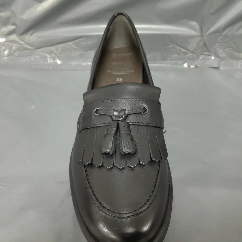 BOXED PAIR OF GEOX LOAFERS IN BLACK UK SIZE 5