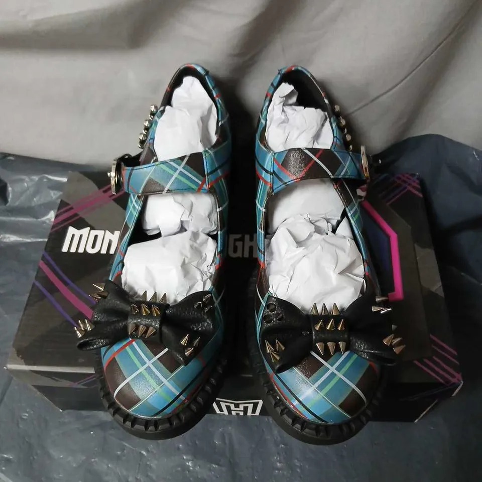 MONSTER HIGH X KOI SIMULACRUMS PLAID MARY JANE SHOES – PLAID BLUE/GREEN, SPIKES AND BOW, UK 6 