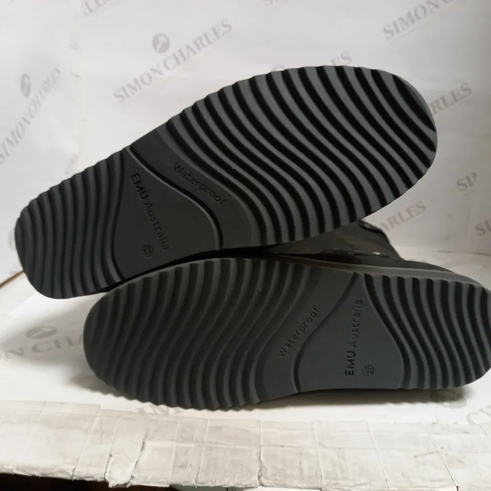 EMU AUSTRALIA KEMMIE KNEE BOOTS SIZE 8