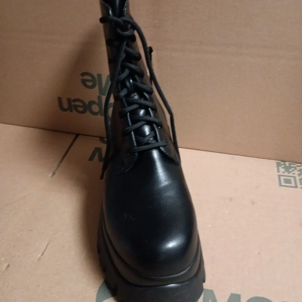 BOXED KOI RANCOR VILUN BLACK LACE UP BOOTS IN BLACK - UK6