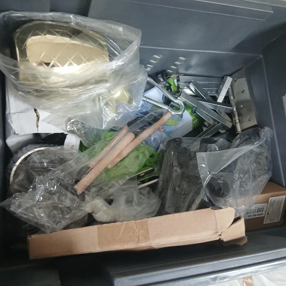 ASSORTED TOOLS, HARDWARE & CLEANING ITEMS – CUTTING DISCS, TUBE ROLLER KIT AND CAUSTIC SODA