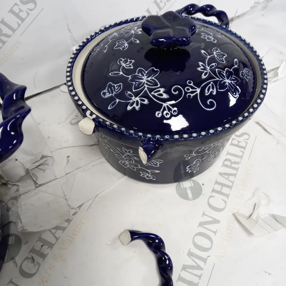 SET OF 2 CASSEROLE DISHES