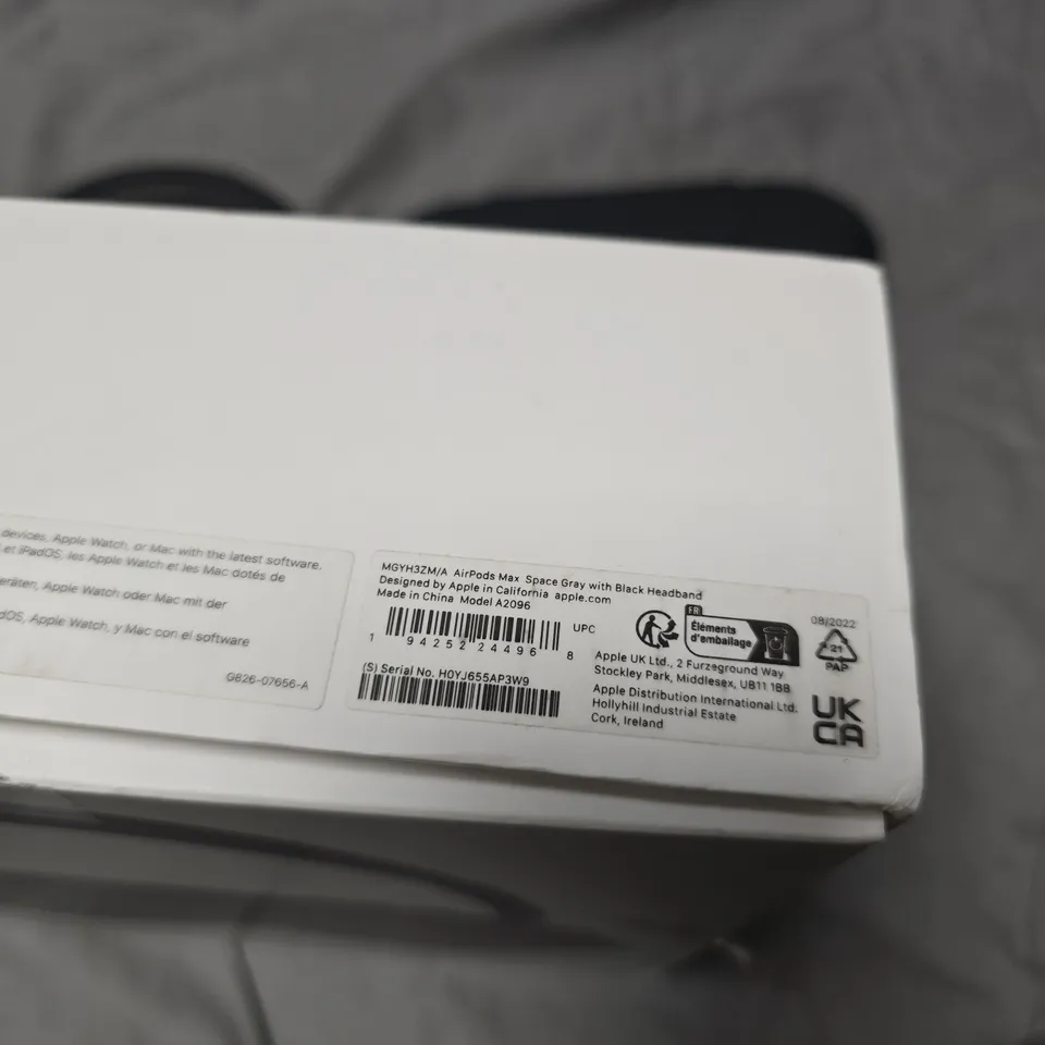 BOXED APPLE AIRPODS MAX SPACE GRAY – WIRELESS OVER-EAR HEADPHONES WITH BLACK HEADBAND AND SMART CASE