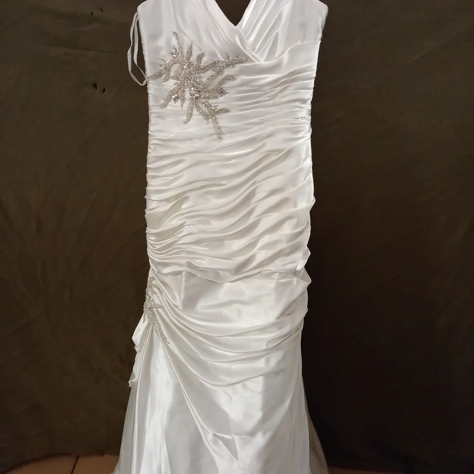 VICTORIA JANE EMBELLISHED WEDDING DRESS IN IVORY - UK 16