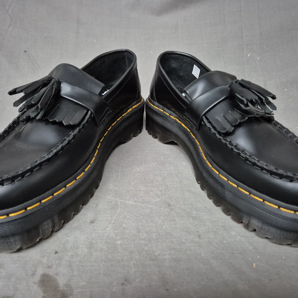 PAIR OF DR MARTENS PLATFORM LOAFERS IN BLACK UK SIZE 8