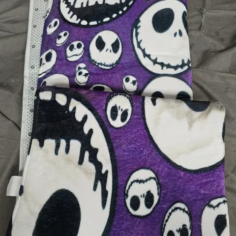 PURPLE FLEECE THROW BLANKET WITH SKULL MOTIF