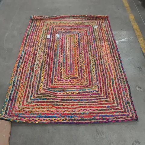 QUALITY HAND WOVEN AREA RUG - 122 x 183cm