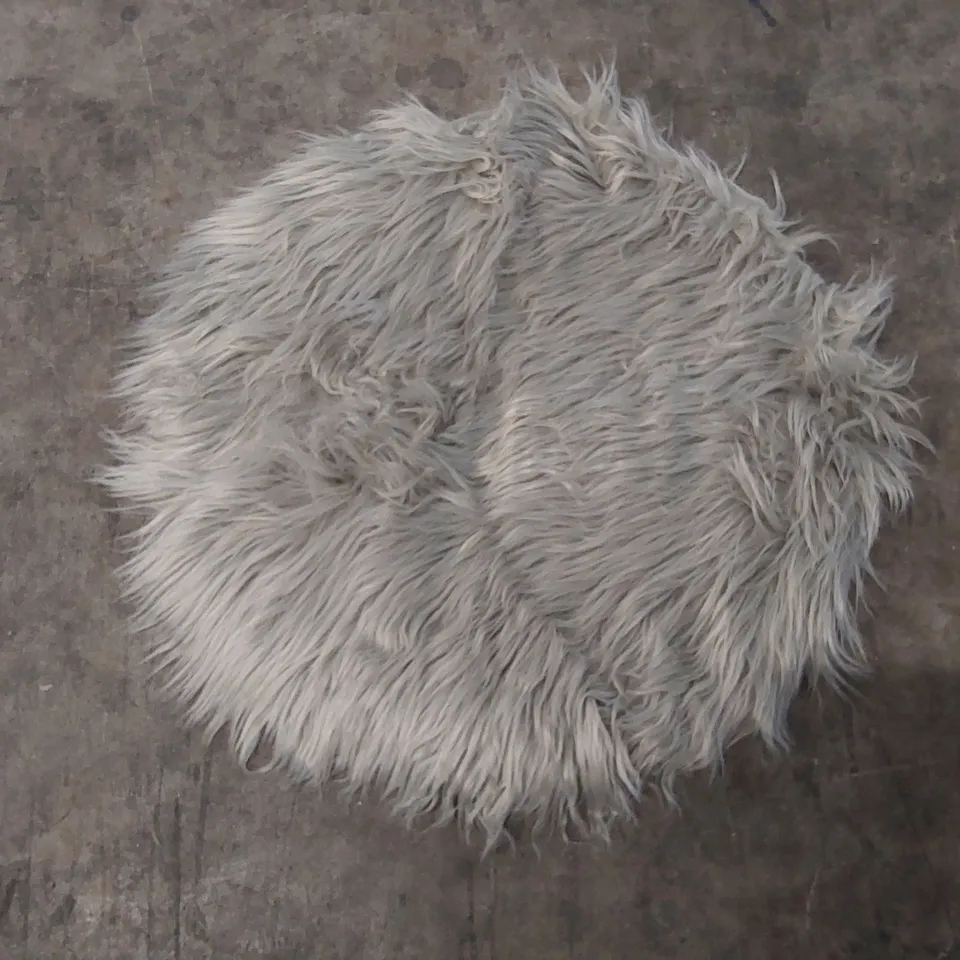 BRAND NEW BAGGED PACO HOME PLAYA RUG - 45cm D