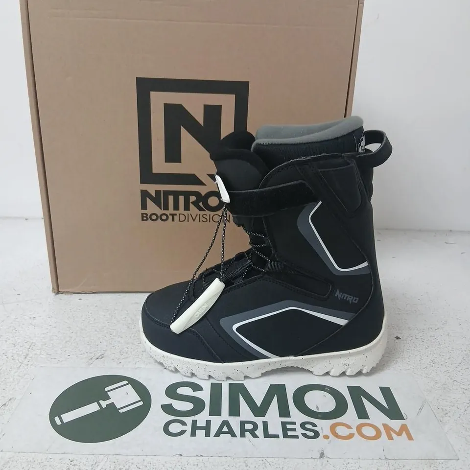 NITRO DROID QLS SNOWBOARD BOOTS - UK 5 (US 6.0, EU 37 1/3) BLACK/WHITE/CHARCOAL