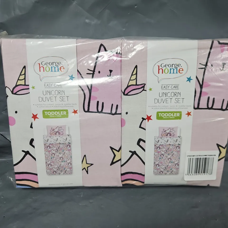 BAGGED SET OF 2 UNICORN TODDLERS DUVET SETS (120X150CM)