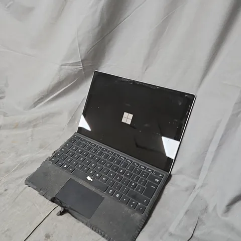 MICROSOFT SURFACE TABLET WITH KEYBOARD COVER