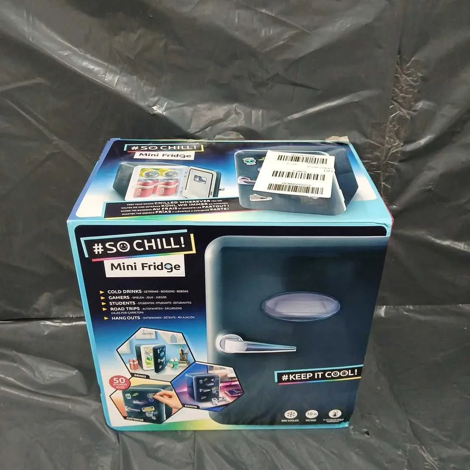 SO CHILL MINI FRIDGE 