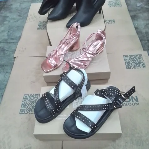 PALLET CONTAINING APPROXIMATELY 88X ASSORTED BRAND NEW DESIGNER SHOES INCLUDING: HEAVELY SOLES BLACK BOOTS, SIMPLY BE ROSE GOLD HEEL SANDALS, SIMPLY BE GOLD STUDDED BLACK SANDALS