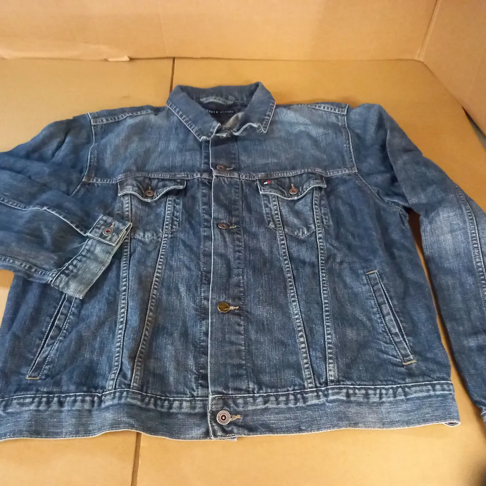 TOMMY HILFIGER DENIM JACKET - XXL