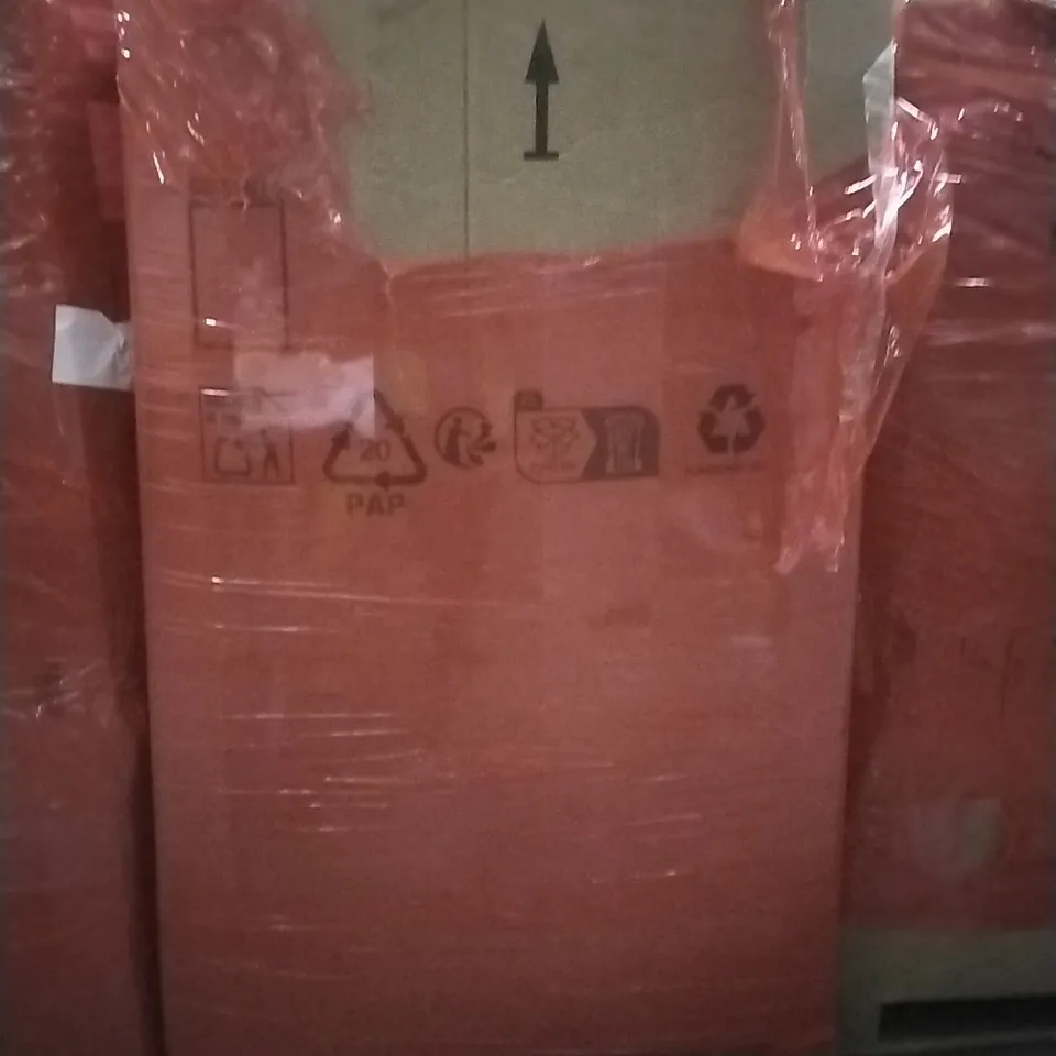 PALLET OF ASSORTED ITEMS INCLUDING - WORLD MAP, POTTY TRAINING TOILET SEAT