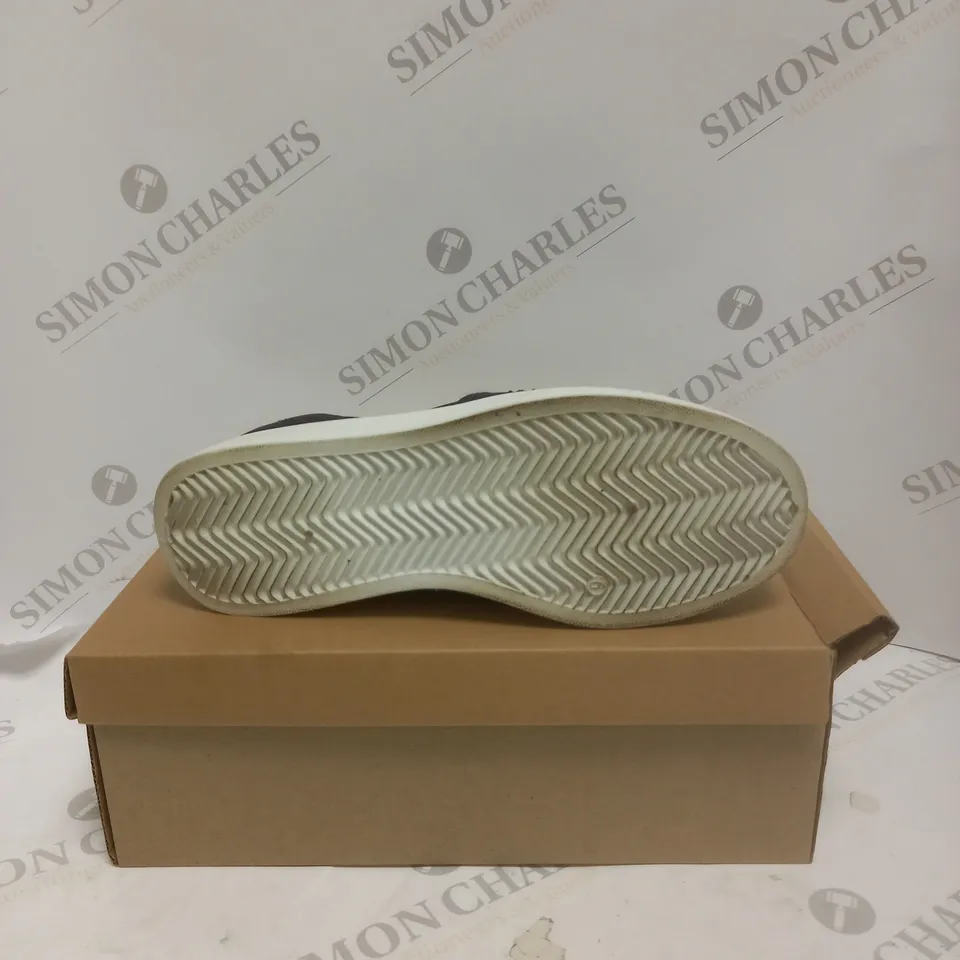 BOXED PAIR OF CUSHION WALK BLACK STUDDED SHOES - SIZE 6