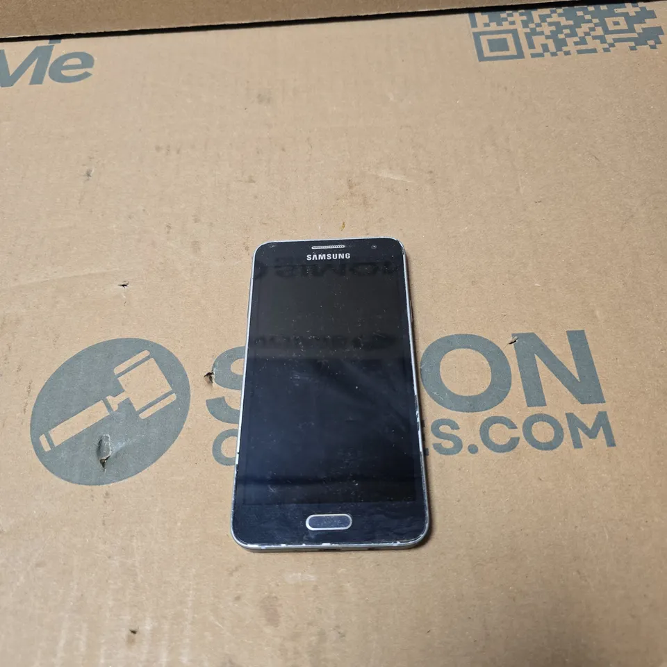 SAMSUNG GALAXY A3 PHONE