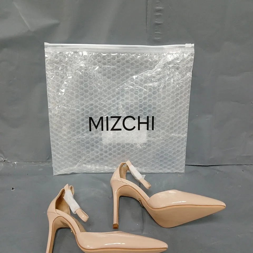 BAGGED PAIR OF MIZCHI BIANCA BEIGE CLASSIC ANKLE STRAP PUMPS UK 1 