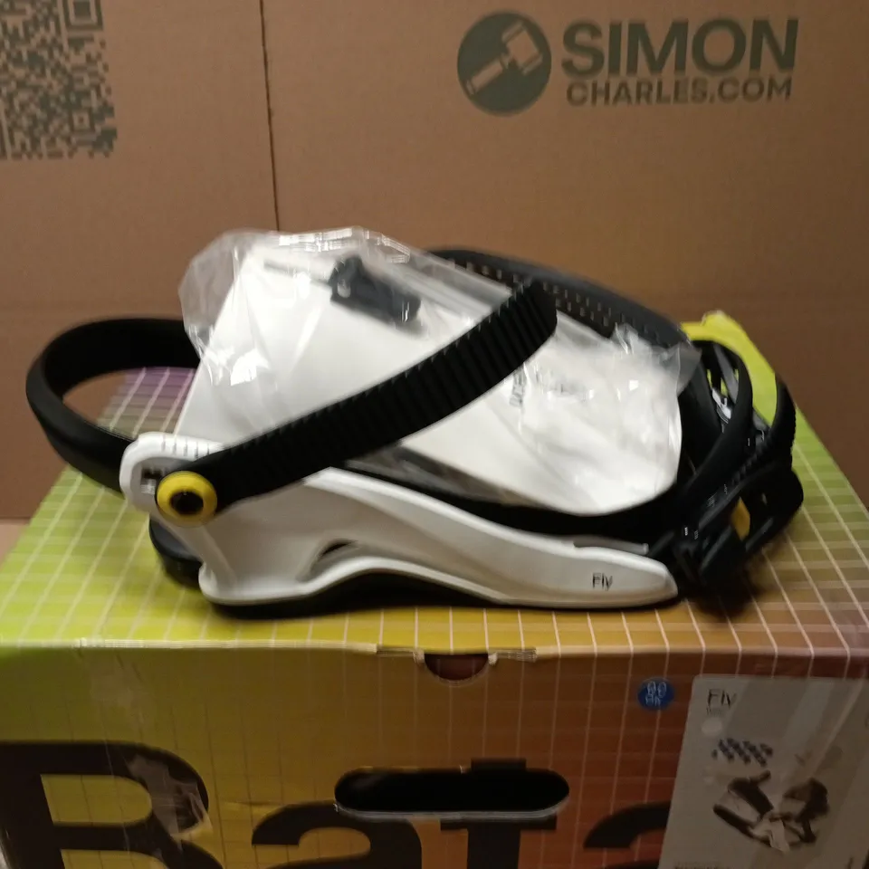 BOXED PAIR OF BATALEON FLY SNOWBOARD BINDING IN WHITE - L/XL