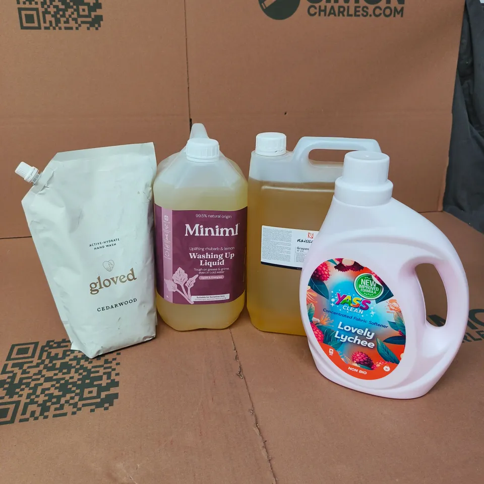 APPROXIMATELY 4 ASSORTED LARGE LIQUIDS TO INCLUDE MINIML WASHING UP LIQUID, YASS CLEAN SOFTENER, GLOVED CEDARWOOD HAND WASH