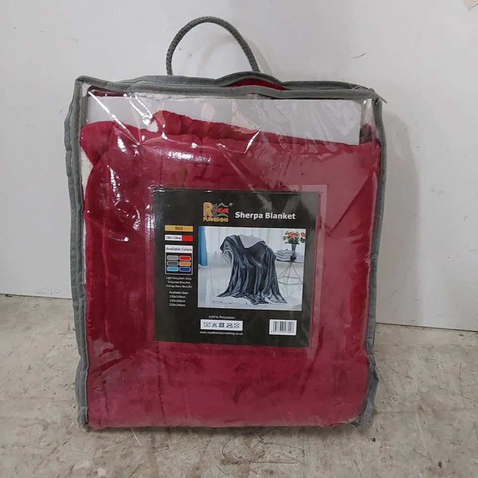BAGGED SHERPA REVERSIBLE THROW BLANKET - BURGUNDY // SIZE: 130 X 150cm