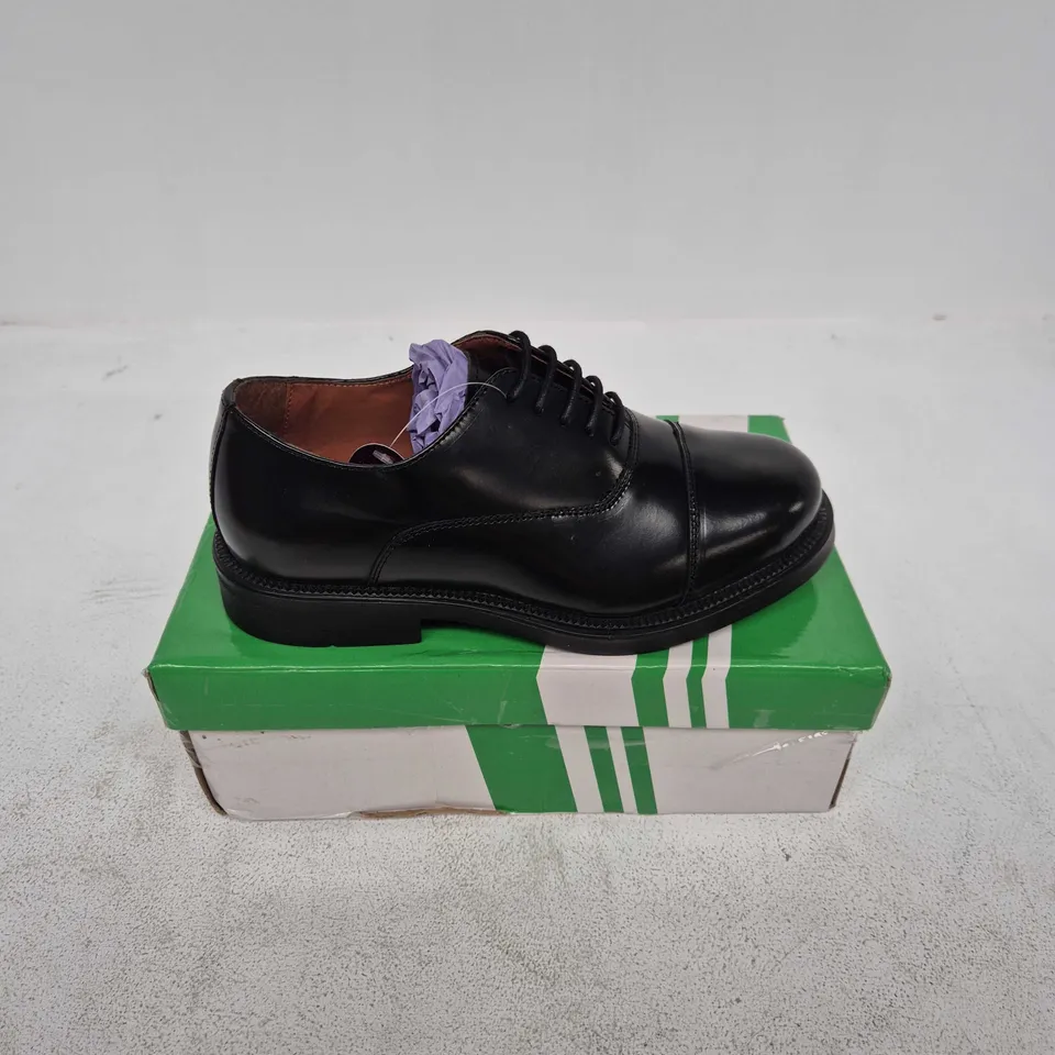 BOXED PAIR OF SCIMITAR CAPPED OXFORD CADET SHOES IN BLACK - SIZE 6