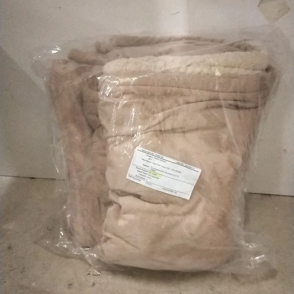 (FAULTY) SUPER POLAR FLEECE 160 X 120 CM BLANKET (NATURAL)