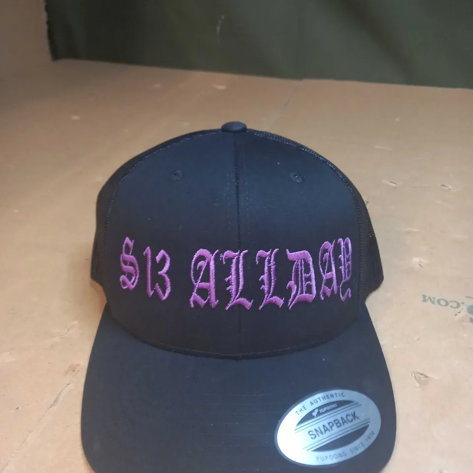 CLASSIC RETRO TRUCKER CAP