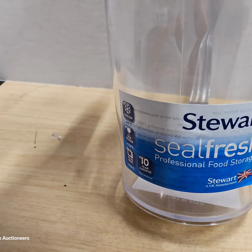 APPROXIMATELY 18 STEWART SEALFRESH 0.5L SERVING JUGS WITH LID CLEAR ( 3 BOXES )