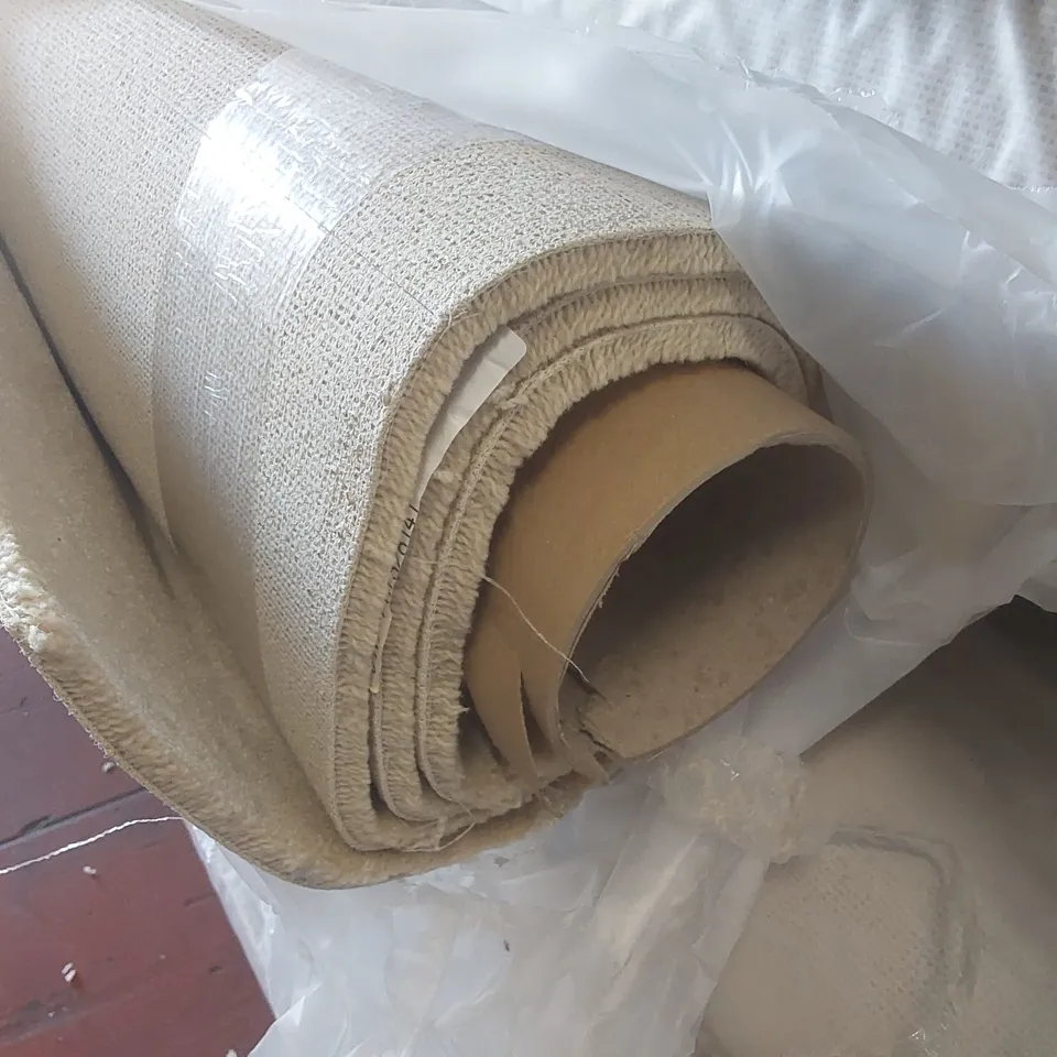 ROLL OF QUALITY ROYAL VELVET BEAUMONT CARPET - APPROXIMATELY 2 x 4m
